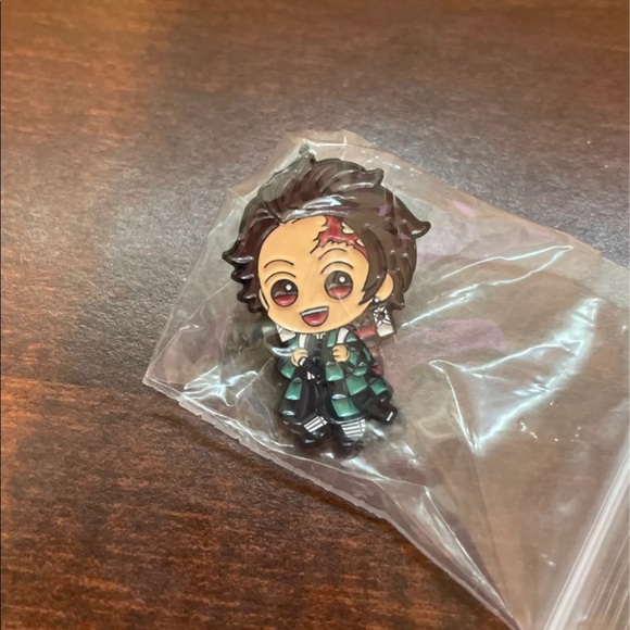 Demon Slayer Pin Set - Picture 4 of 7